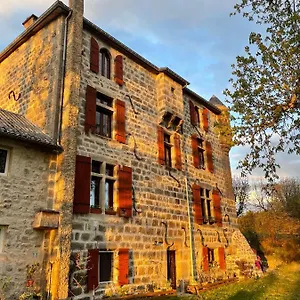 Manoir Du Grail Bed & Breakfast